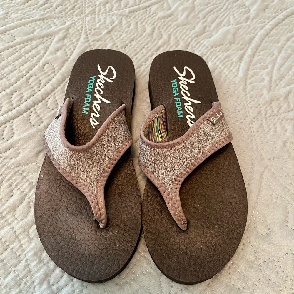 Skechers Cali Yoga mat flip flop